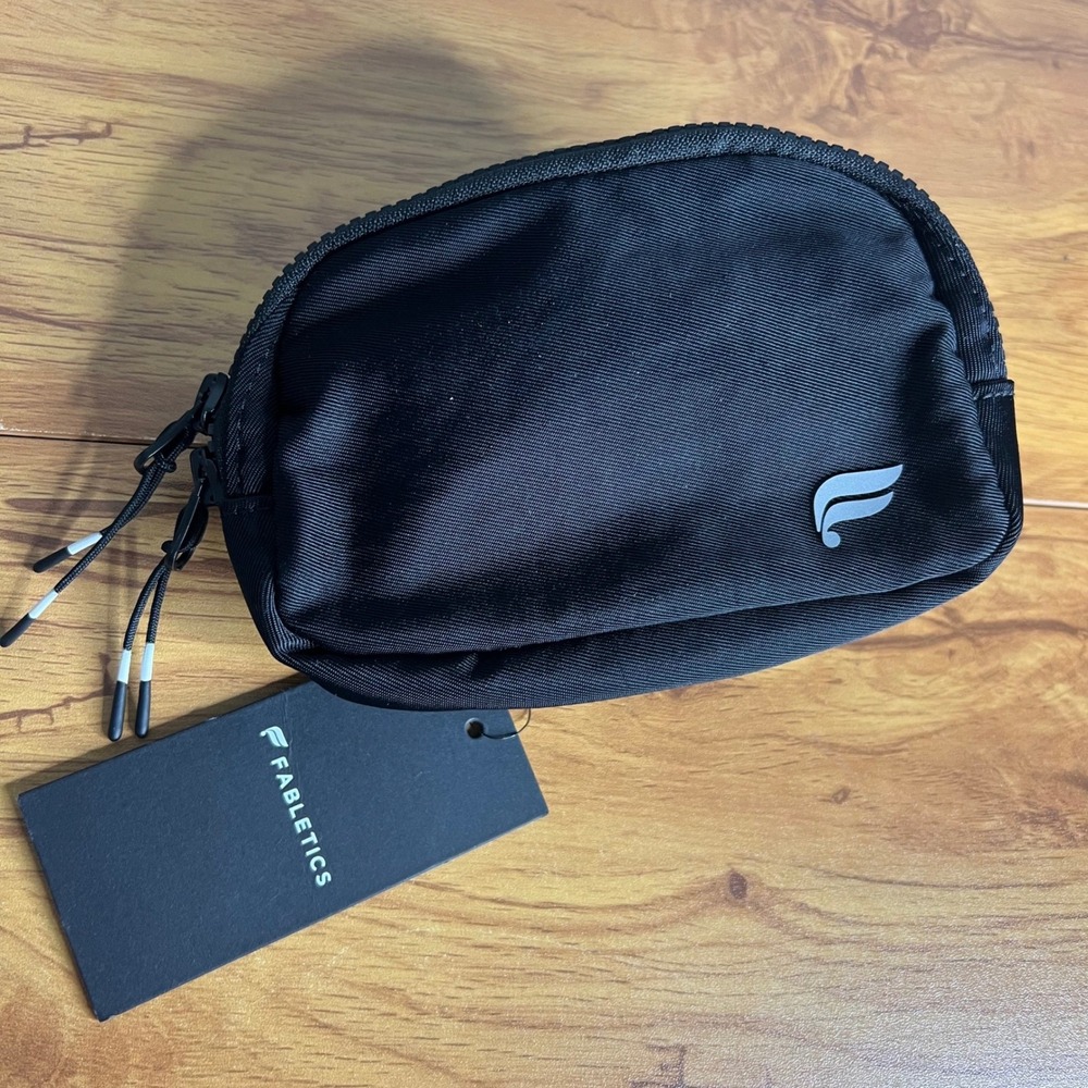 Fabletics Belt Bag 6" x 4" Black Fanny Pack Crossbody Activewear NWT
